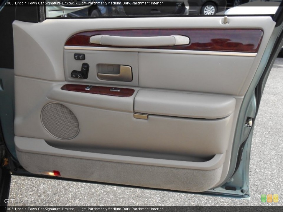 Light Parchment/Medium Dark Parchment Interior Door Panel for the 2005 Lincoln Town Car Signature Limited #86424140