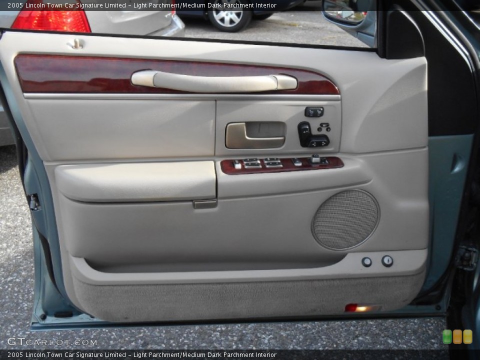 Light Parchment/Medium Dark Parchment Interior Door Panel for the 2005 Lincoln Town Car Signature Limited #86424185