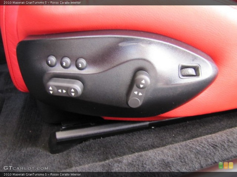Rosso Corallo Interior Controls for the 2010 Maserati GranTurismo S #86473614
