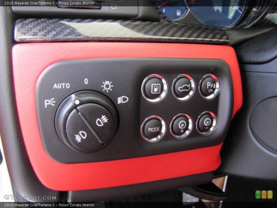 Rosso Corallo Interior Controls for the 2010 Maserati GranTurismo S #86473637