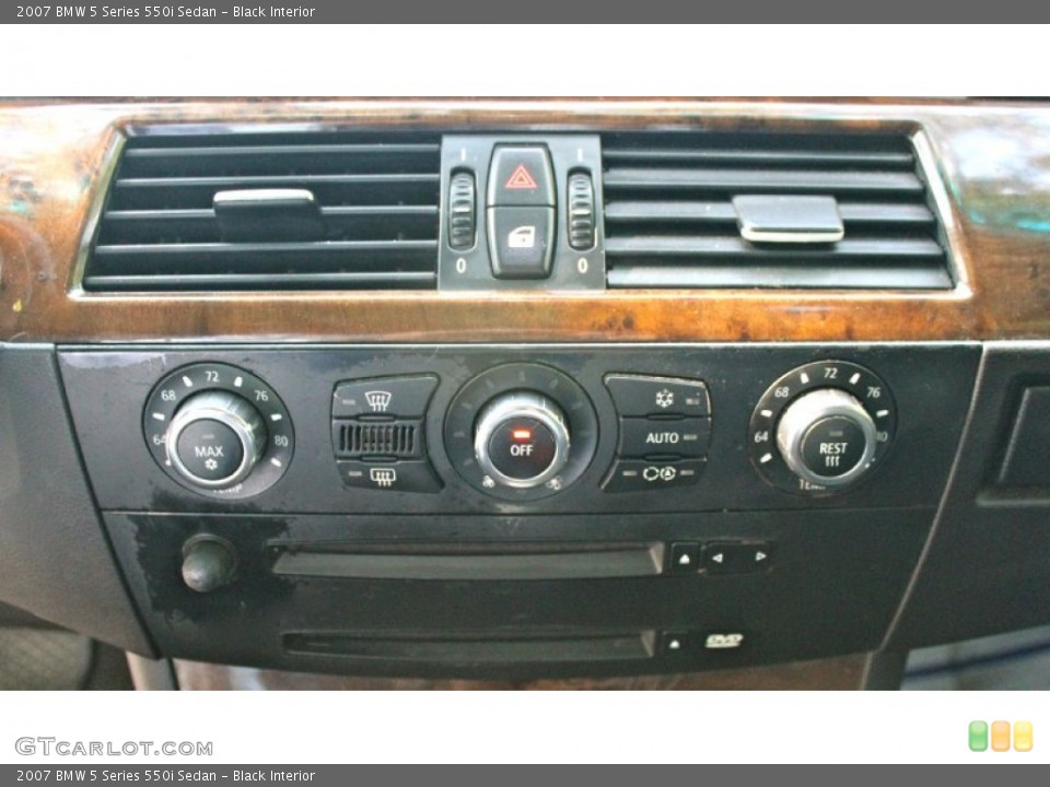 Black Interior Controls for the 2007 BMW 5 Series 550i Sedan #86486574