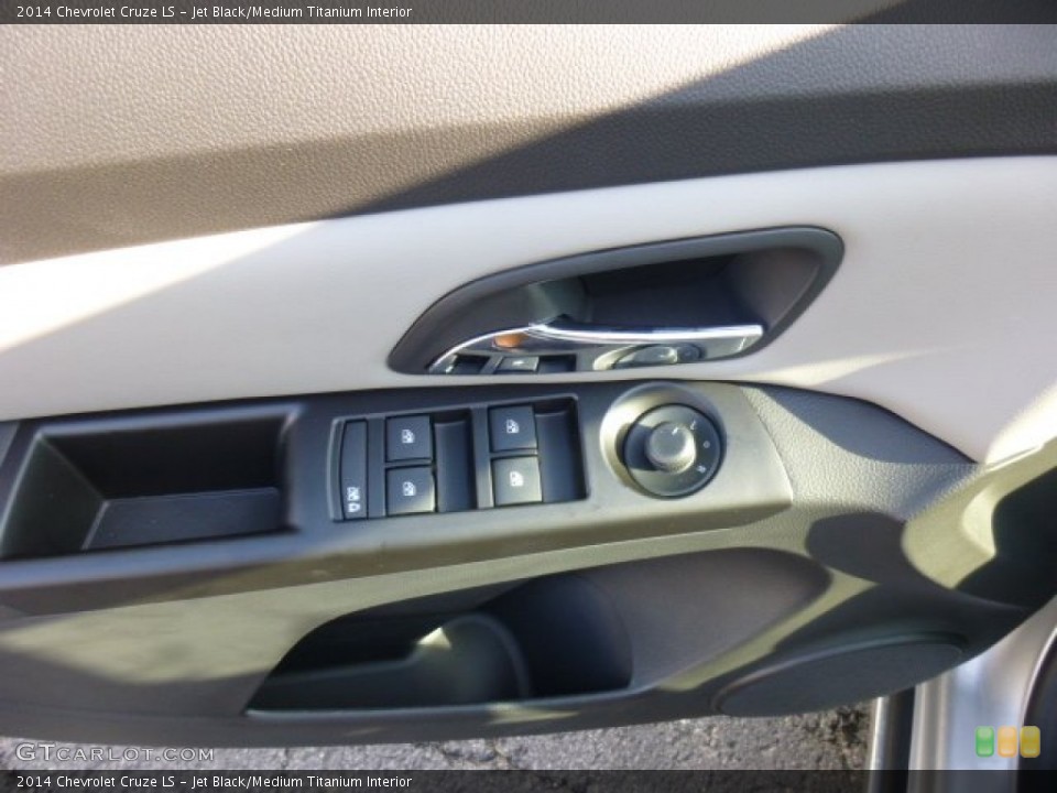 Jet Black/Medium Titanium Interior Controls for the 2014 Chevrolet Cruze LS #86512262