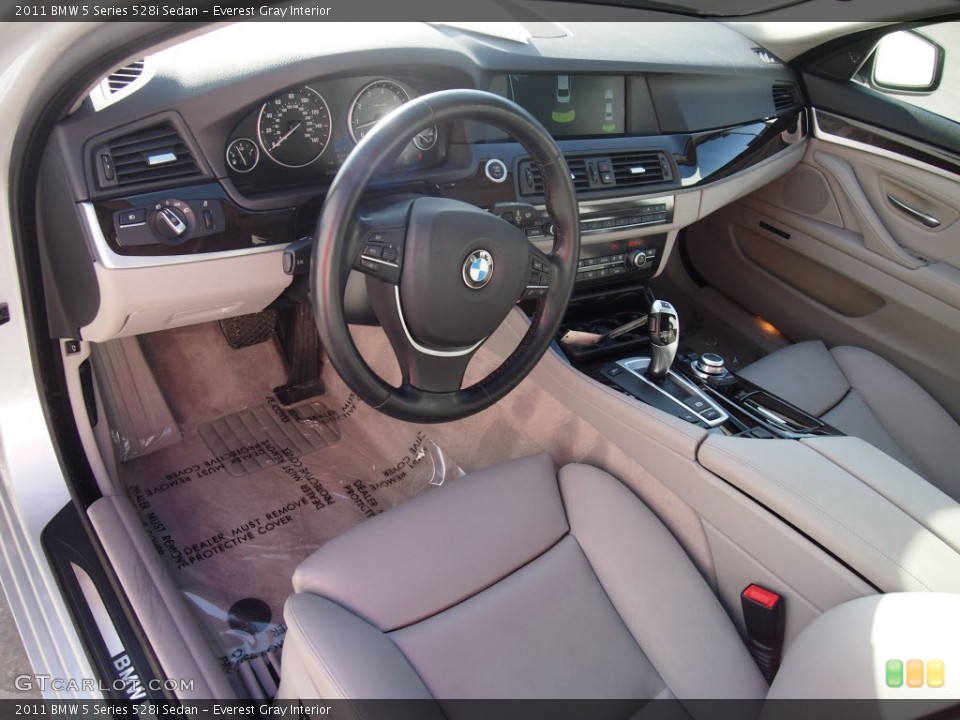 Everest Gray Interior Prime Interior for the 2011 BMW 5 Series 528i Sedan #86513158