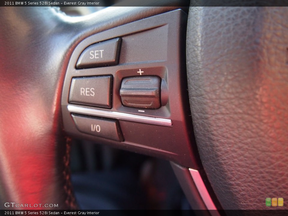 Everest Gray Interior Controls for the 2011 BMW 5 Series 528i Sedan #86513353