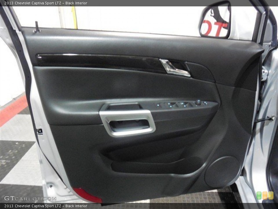 Black Interior Door Panel for the 2013 Chevrolet Captiva Sport LTZ #86516658