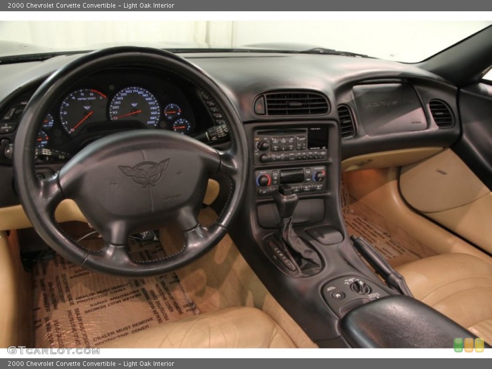 Light Oak Interior Photo for the 2000 Chevrolet Corvette Convertible #86544933