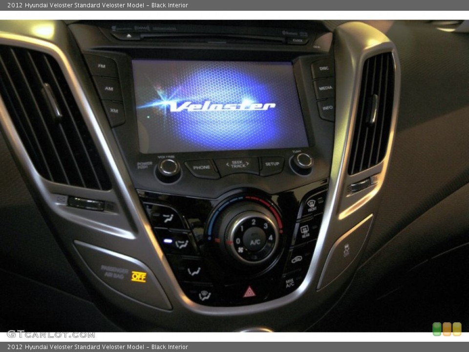 Black Interior Controls for the 2012 Hyundai Veloster  #86549409