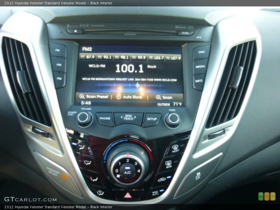 Black Interior Controls for the 2012 Hyundai Veloster  #86566302
