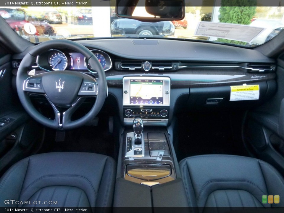 Nero Interior Dashboard for the 2014 Maserati Quattroporte GTS #86600508