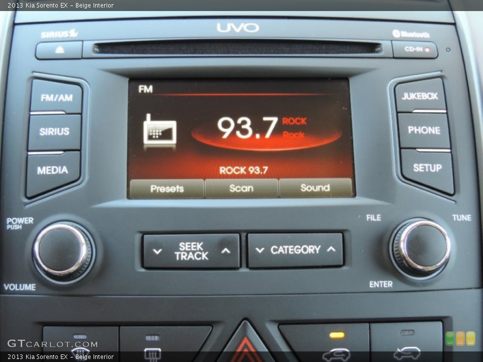 Beige Interior Audio System for the 2013 Kia Sorento EX #86605659