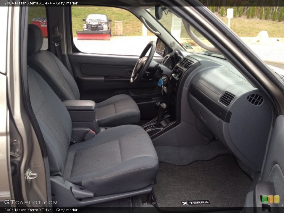 Gray Interior Photo for the 2004 Nissan Xterra XE 4x4 #86626291