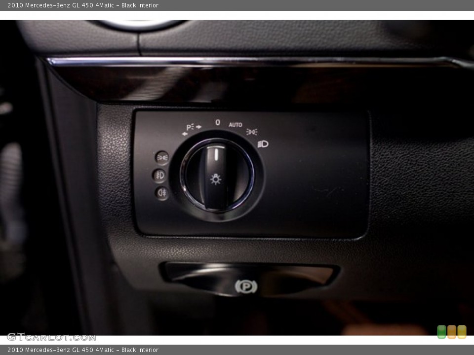 Black Interior Controls for the 2010 Mercedes-Benz GL 450 4Matic #86631349