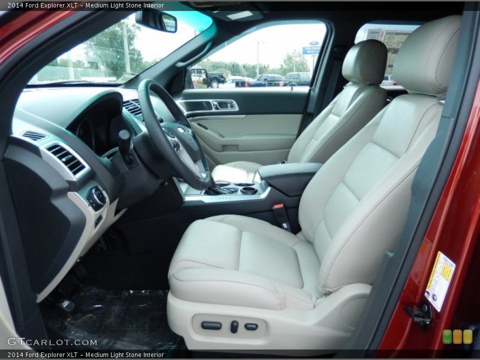 Medium Light Stone Interior Photo for the 2014 Ford Explorer XLT #86634859