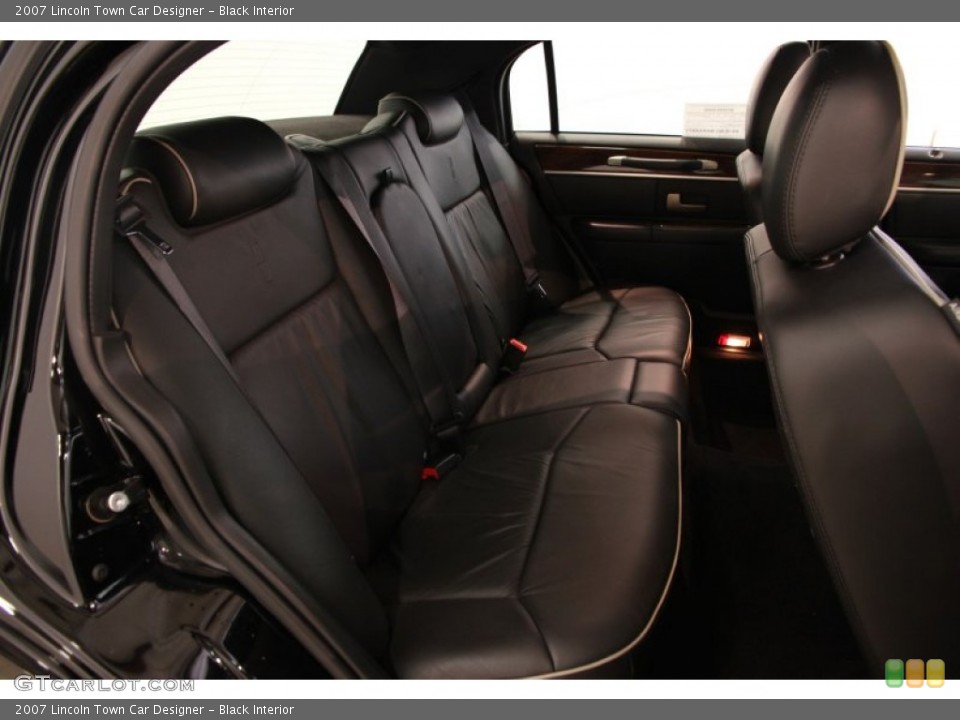 Black Interior Rear Seat for the 2007 Lincoln Town Car Designer #86641938