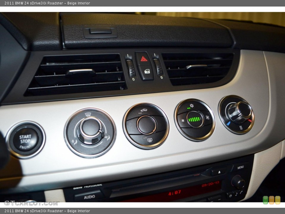 Beige Interior Controls for the 2011 BMW Z4 sDrive30i Roadster #86685714
