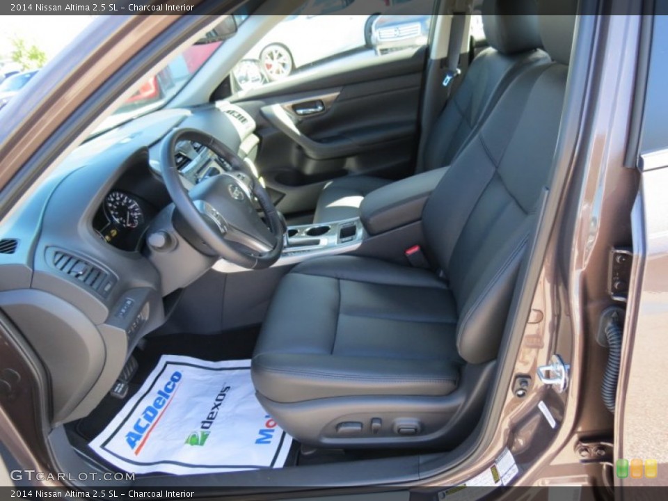 Charcoal Interior Photo for the 2014 Nissan Altima 2.5 SL #86709073