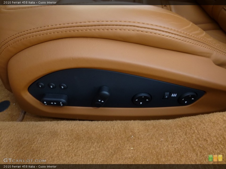 Cuoio Interior Controls for the 2010 Ferrari 458 Italia #86721441