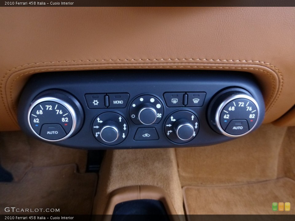 Cuoio Interior Controls for the 2010 Ferrari 458 Italia #86721618