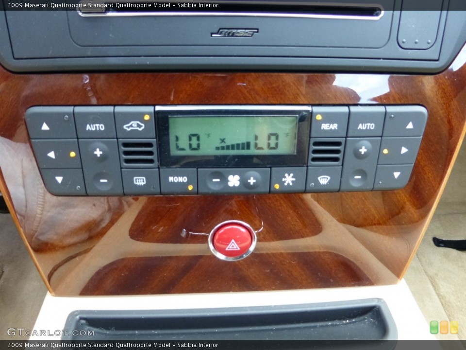 Sabbia Interior Controls for the 2009 Maserati Quattroporte  #86723340