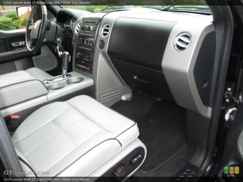 Dove Grey Interior Dashboard for the 2006 Lincoln Mark LT SuperCrew 4x4 #86725841