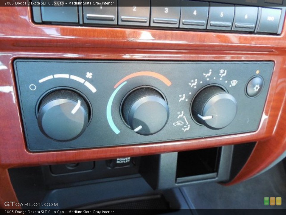 Medium Slate Gray Interior Controls for the 2005 Dodge Dakota SLT Club Cab #86789268