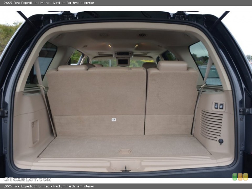 Medium Parchment Interior Trunk for the 2005 Ford Expedition Limited #86816387