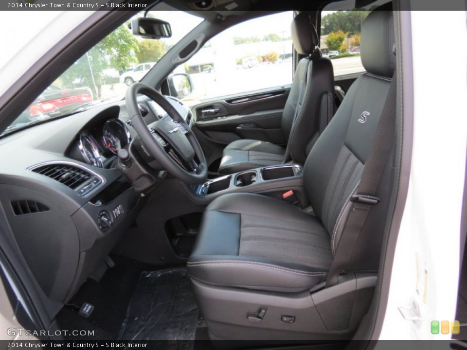 S Black Interior Photo for the 2014 Chrysler Town & Country S #86833391