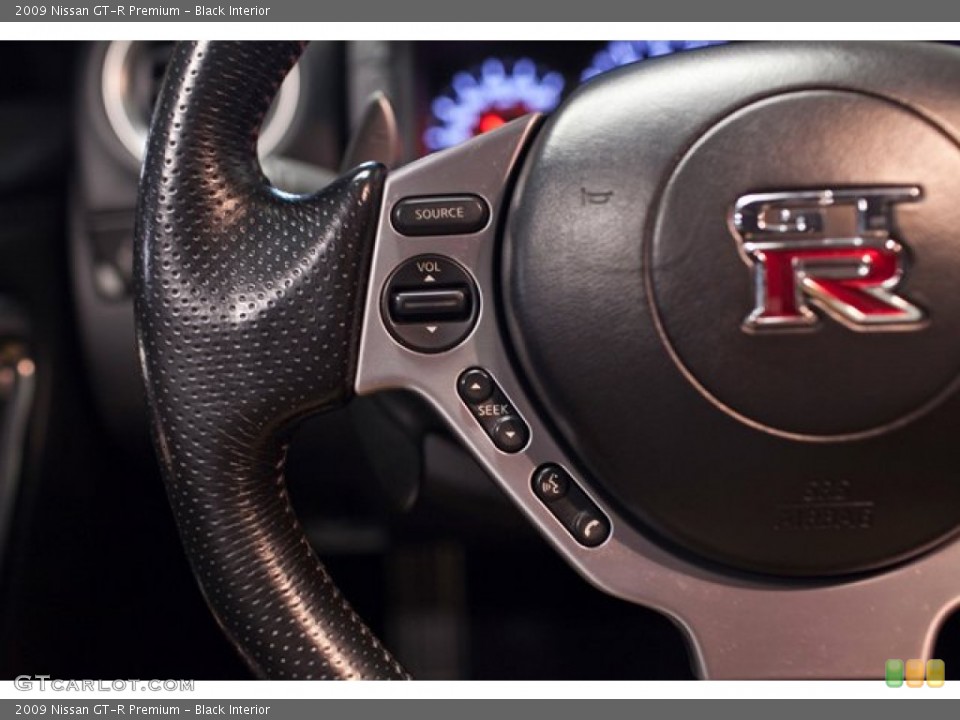 Black Interior Controls for the 2009 Nissan GT-R Premium #86838401