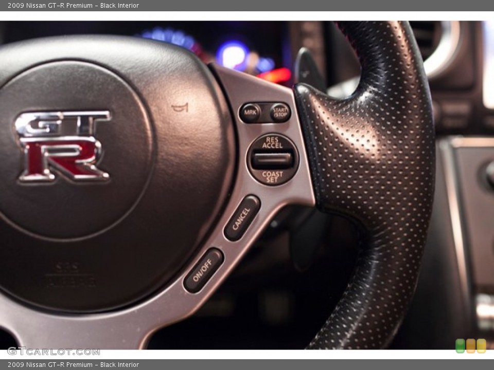 Black Interior Controls for the 2009 Nissan GT-R Premium #86838422