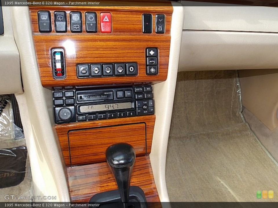 Parchment Interior Controls for the 1995 Mercedes-Benz E 320 Wagon #86841801