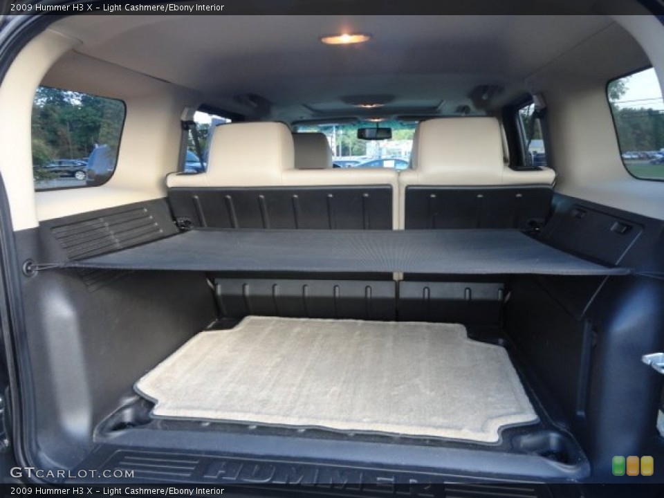 Light Cashmere/Ebony Interior Trunk for the 2009 Hummer H3 X #86842589