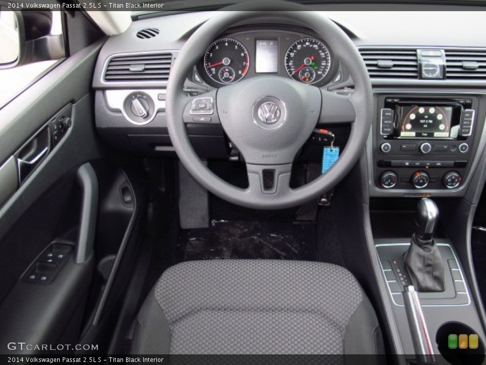 Titan Black Interior Dashboard for the 2014 Volkswagen Passat 2.5L S #86858585