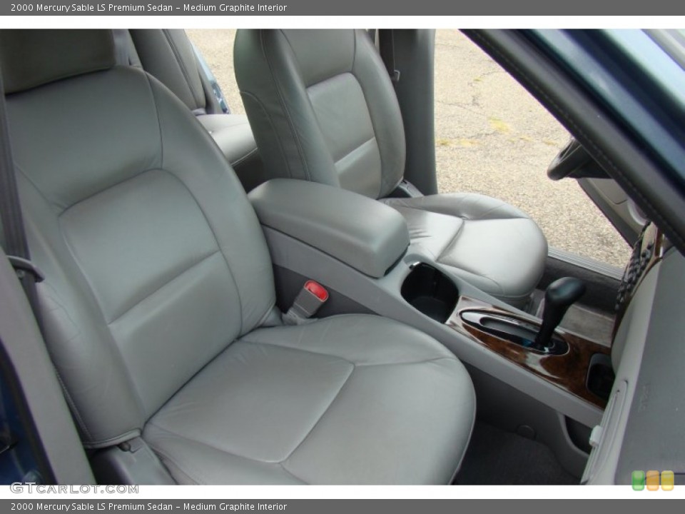 Medium Graphite Interior Photo for the 2000 Mercury Sable LS Premium Sedan #86862601