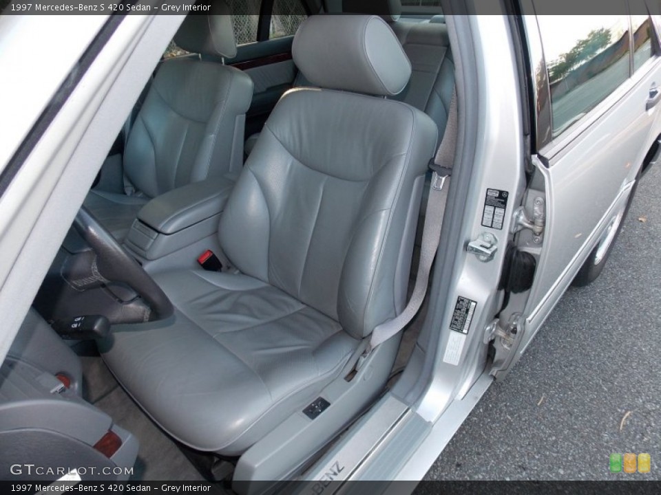 Grey Interior Front Seat for the 1997 Mercedes-Benz S 420 Sedan #86881274