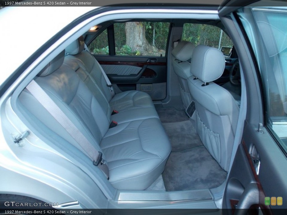 Grey Interior Rear Seat for the 1997 Mercedes-Benz S 420 Sedan #86881659