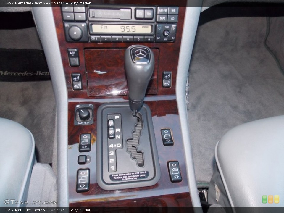 Grey Interior Transmission for the 1997 Mercedes-Benz S 420 Sedan #86881833
