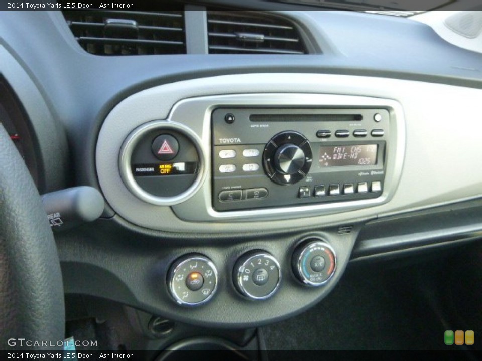 Ash Interior Controls for the 2014 Toyota Yaris LE 5 Door #86886039