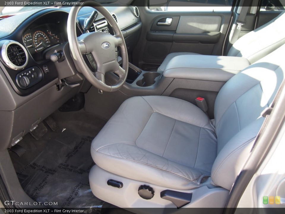 Flint Grey Interior Photo for the 2003 Ford Expedition XLT #86914459