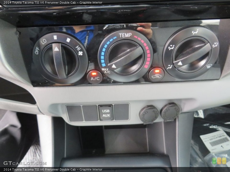 Graphite Interior Controls for the 2014 Toyota Tacoma TSS V6 Prerunner Double Cab #86964307