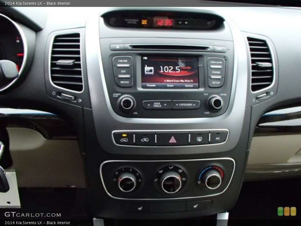 Black Interior Controls for the 2014 Kia Sorento LX #86969491