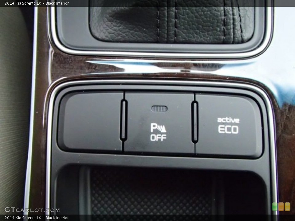 Black Interior Controls for the 2014 Kia Sorento LX #86969542