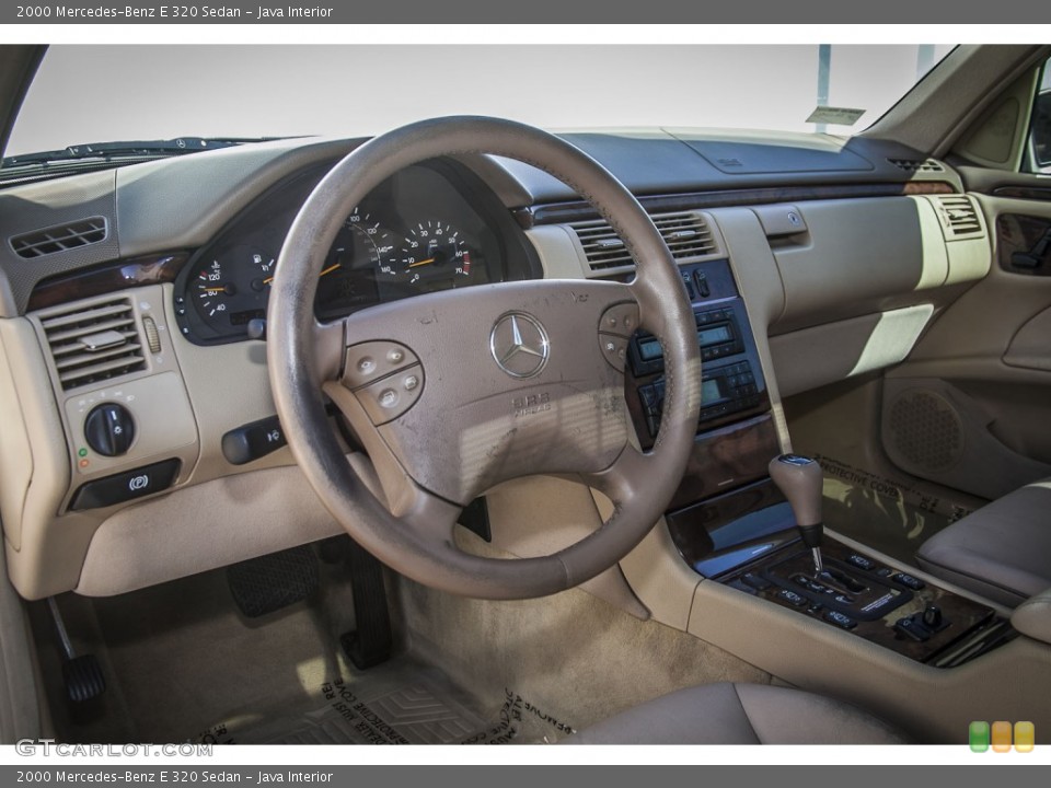 Java Interior Dashboard for the 2000 Mercedes-Benz E 320 Sedan #87047859
