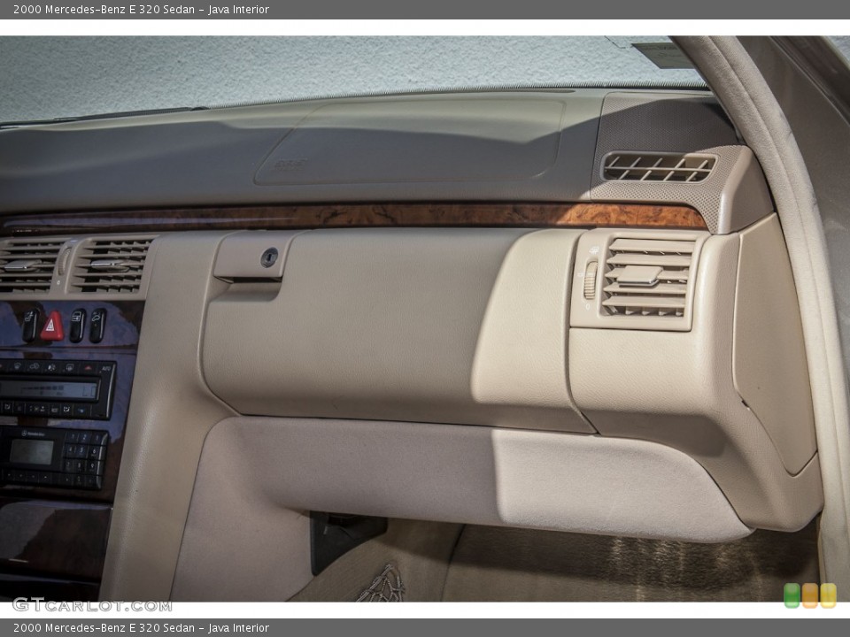 Java Interior Dashboard for the 2000 Mercedes-Benz E 320 Sedan #87047997