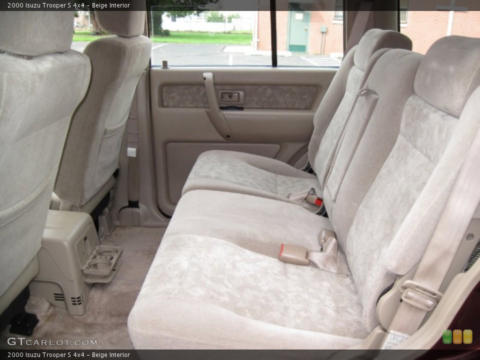 Beige Interior Rear Seat for the 2000 Isuzu Trooper S 4x4 #87076698