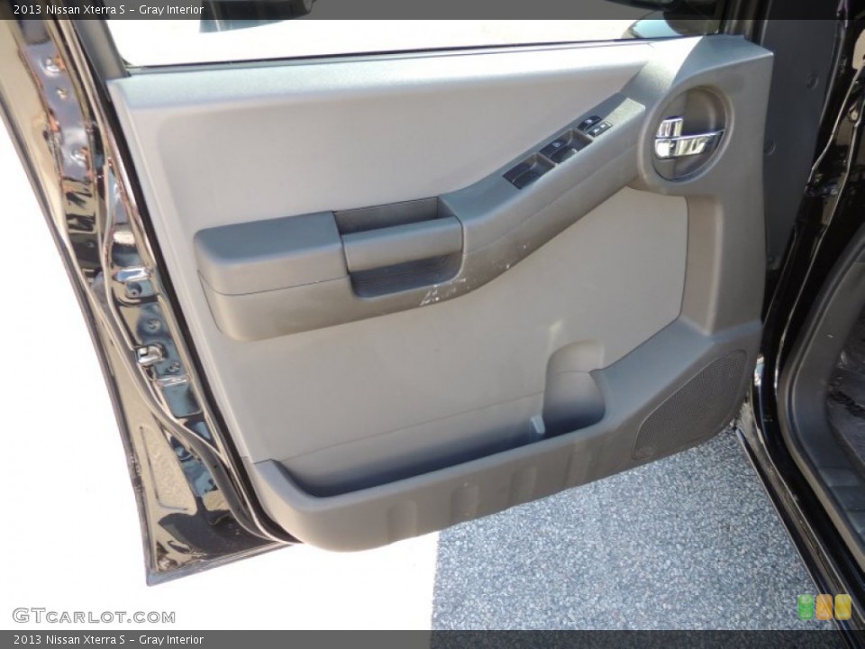 Gray Interior Door Panel for the 2013 Nissan Xterra S #87090840