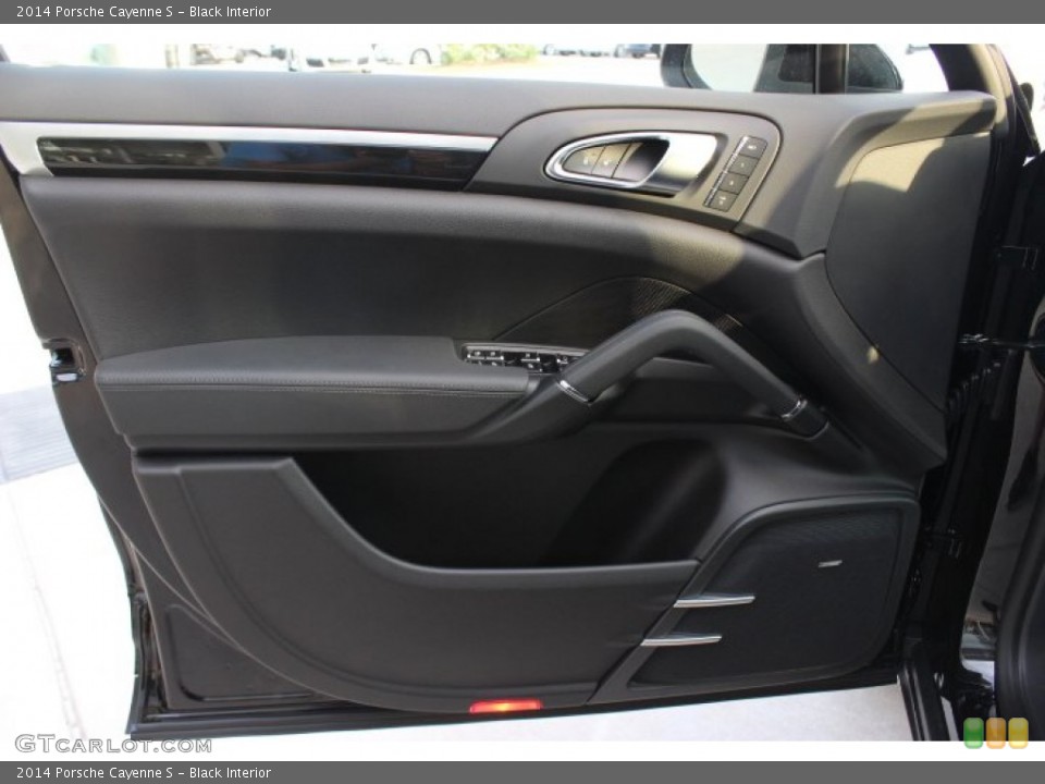 Black Interior Door Panel for the 2014 Porsche Cayenne S #87114510