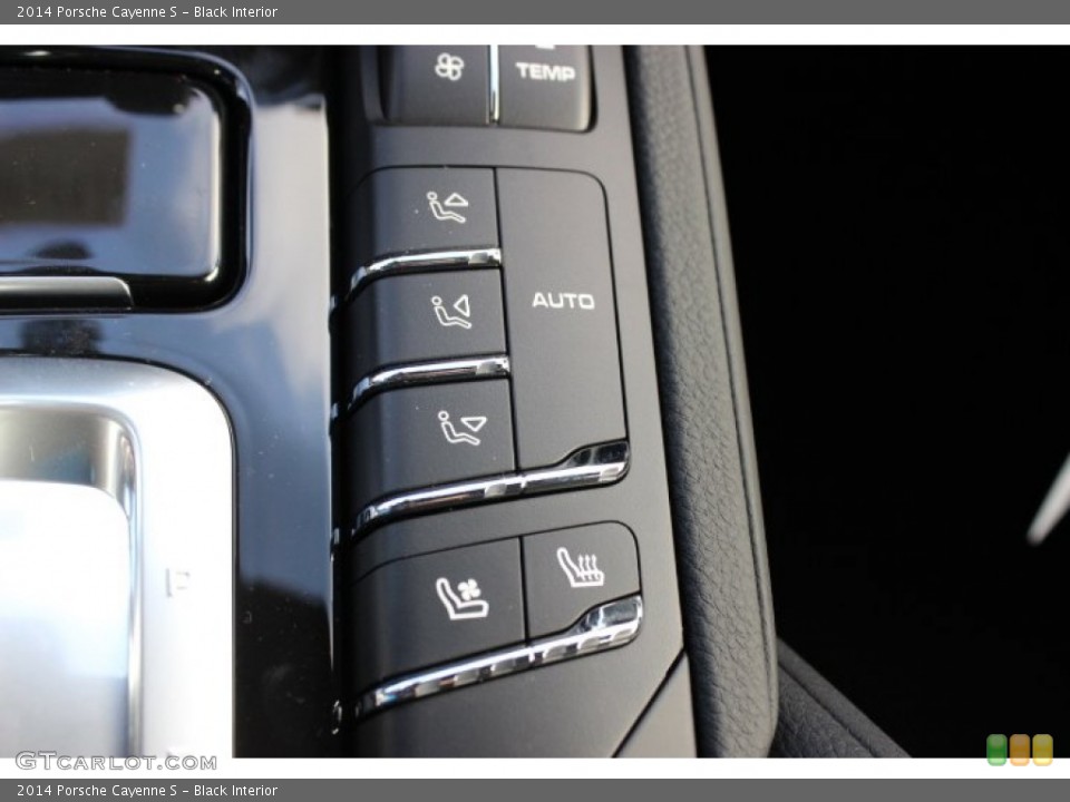 Black Interior Controls for the 2014 Porsche Cayenne S #87114846