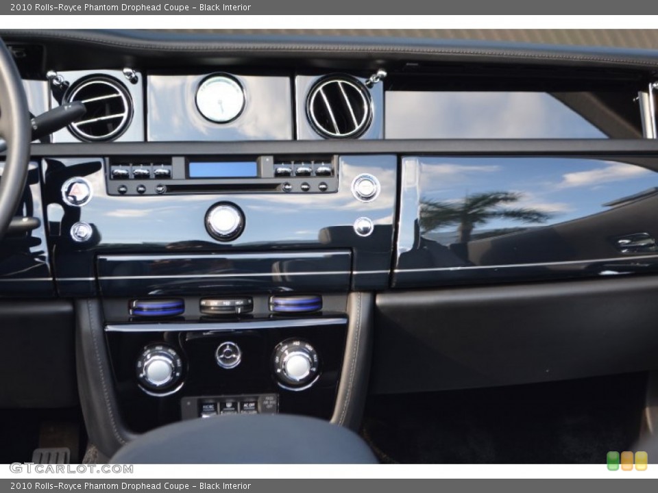Black Interior Dashboard for the 2010 Rolls-Royce Phantom Drophead Coupe #87135207