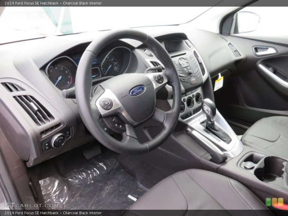 Charcoal Black Interior Dashboard for the 2014 Ford Focus SE Hatchback #87163500