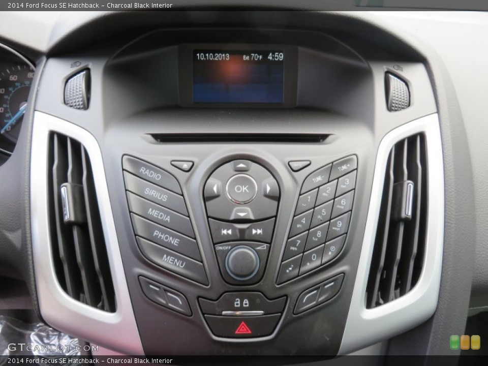 Charcoal Black Interior Controls for the 2014 Ford Focus SE Hatchback #87163566